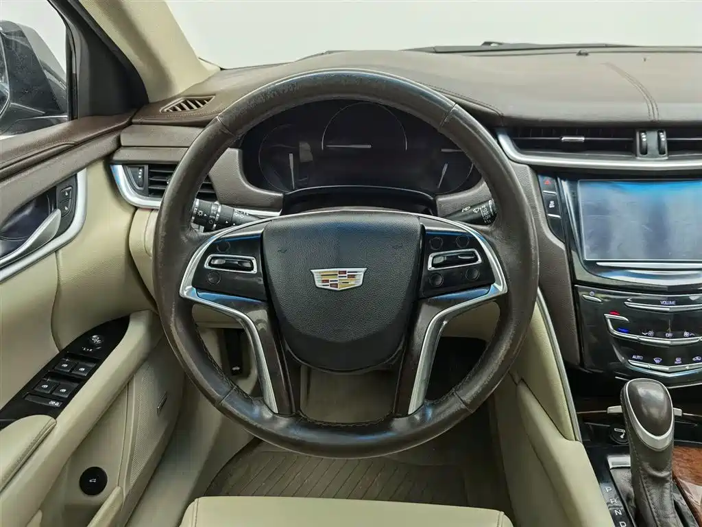 Cadillac XTS 2017 — фото 11