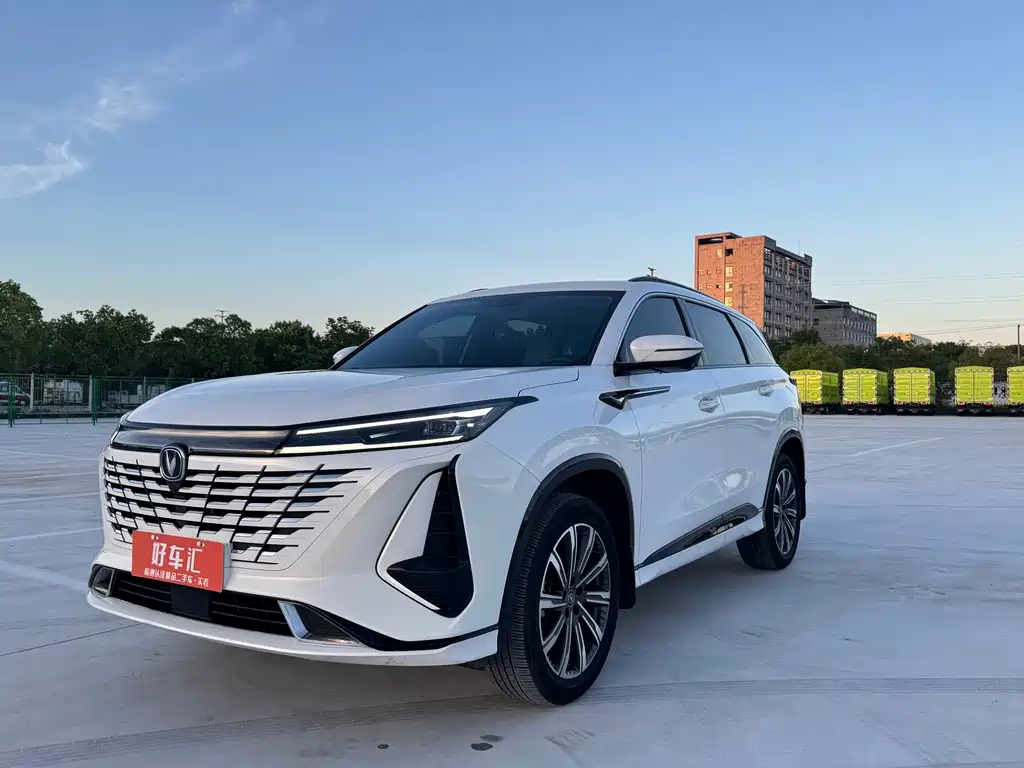 Changan CS75PLUS 2023 — фото 1