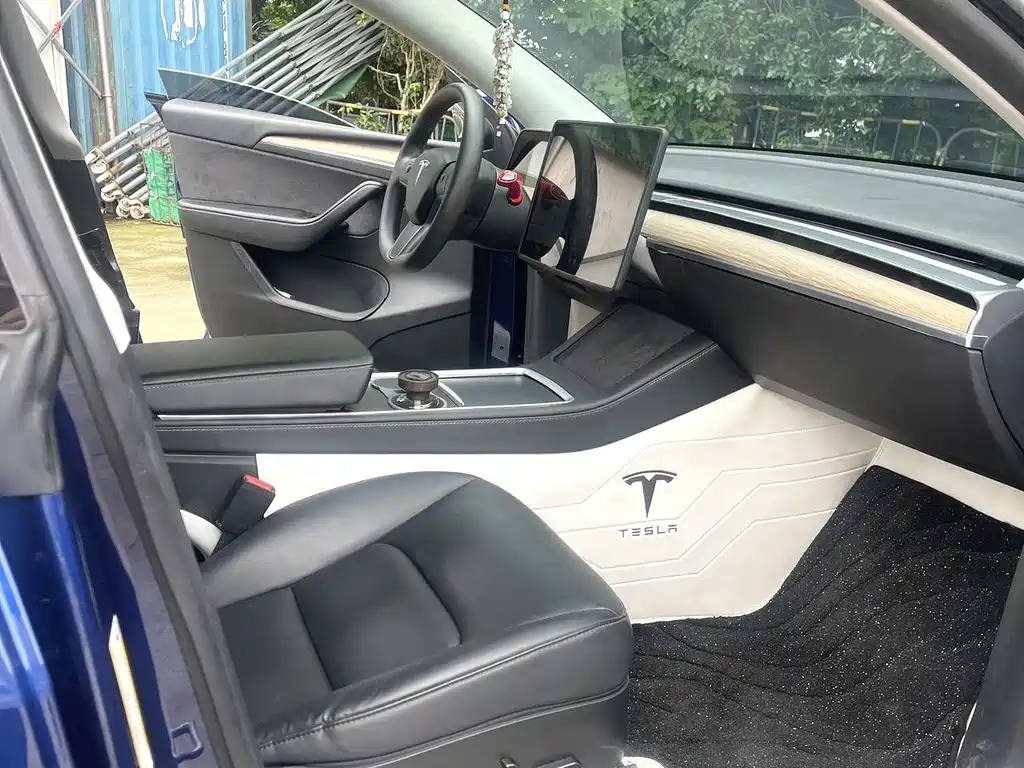 Tesla Model Y 2021 — фото 10