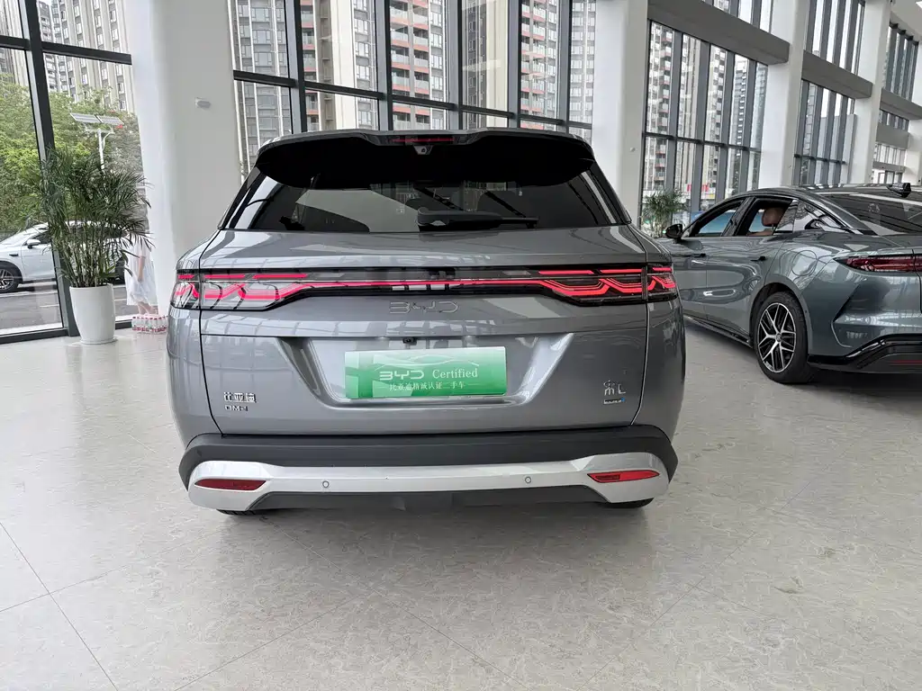 BYD L DM-i 2026 — фото 3