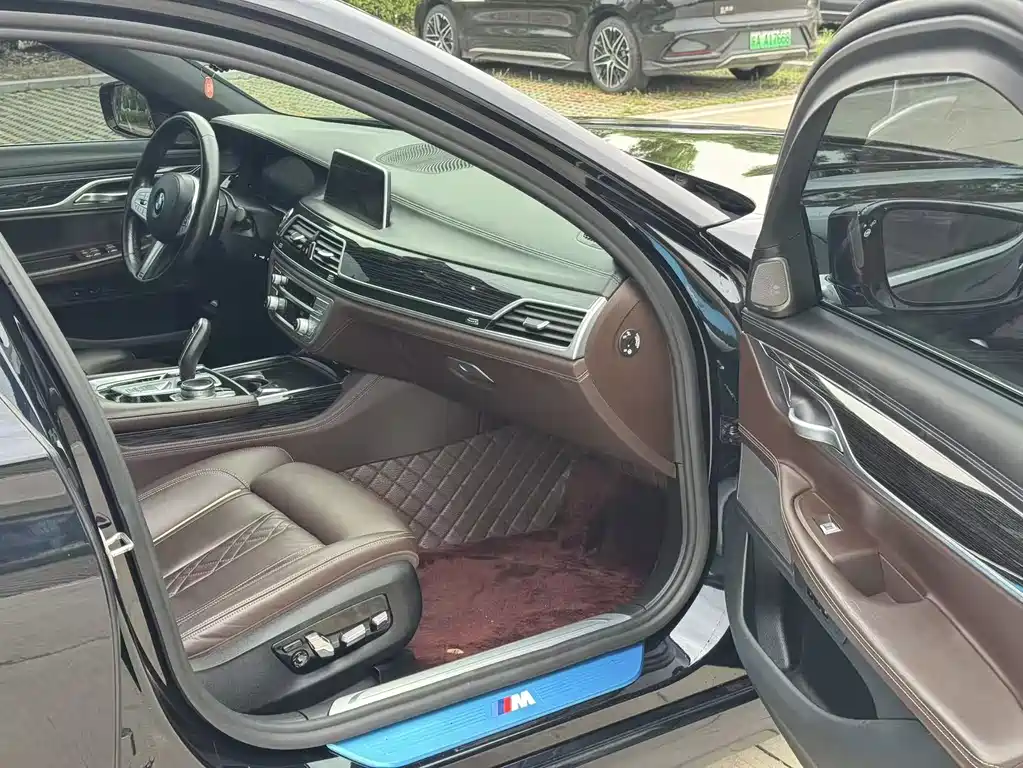 BMW 7 Series 2022 — фото 16