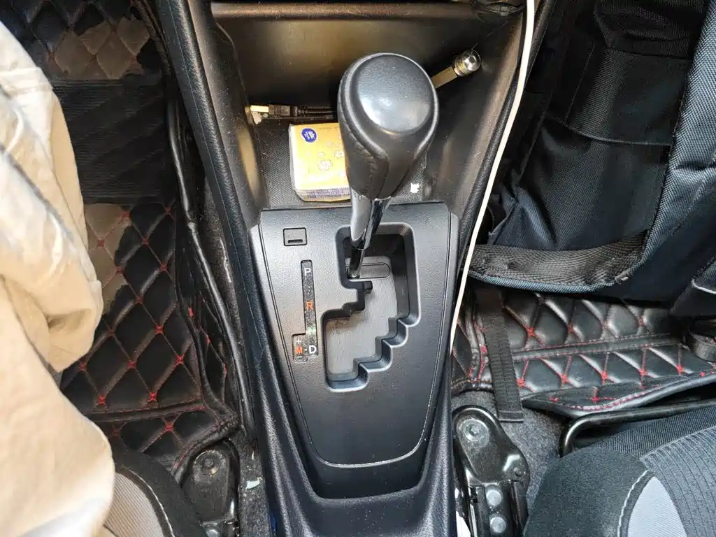 Toyota Yaris L 2022 — фото 11