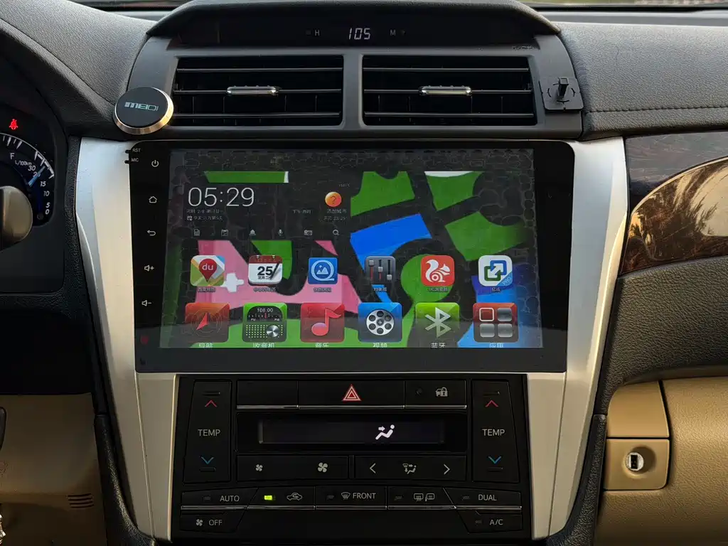 Toyota Camry 2016 — фото 12