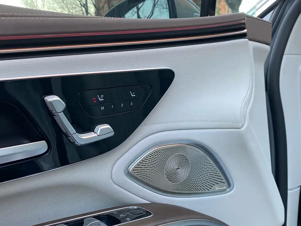 Mercedes-Benz EQS 2024 — фото 10