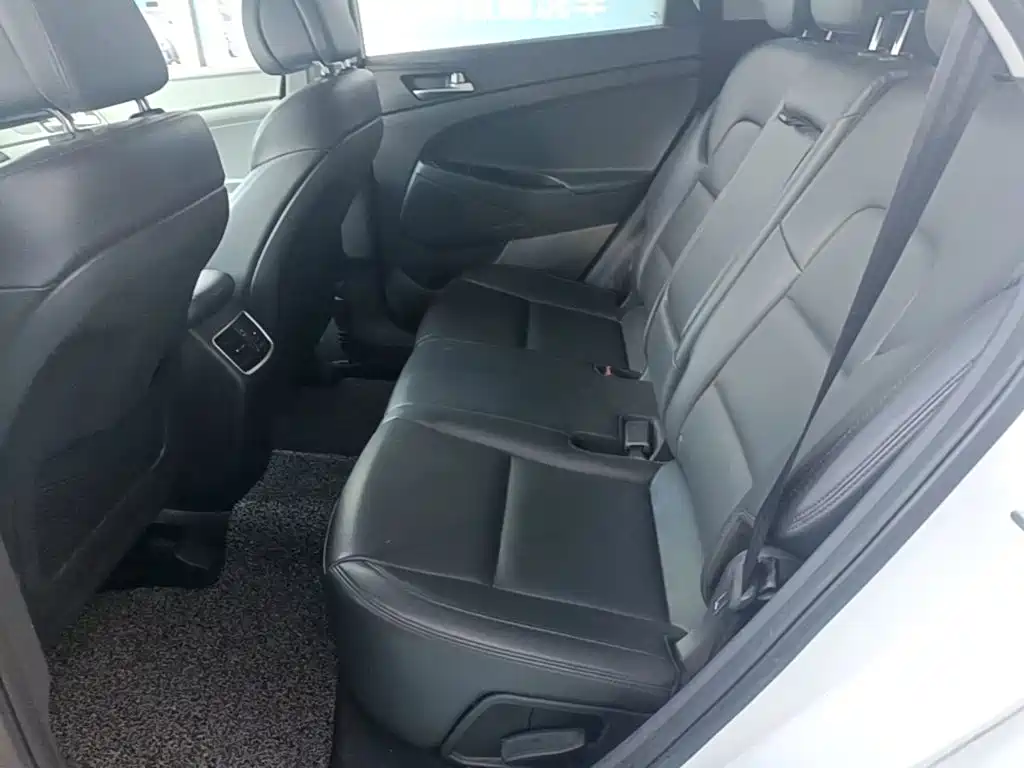 Hyundai Tucson 2017 — фото 17