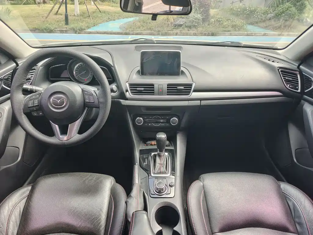 Mazda 3 Axela 2015 — фото 9