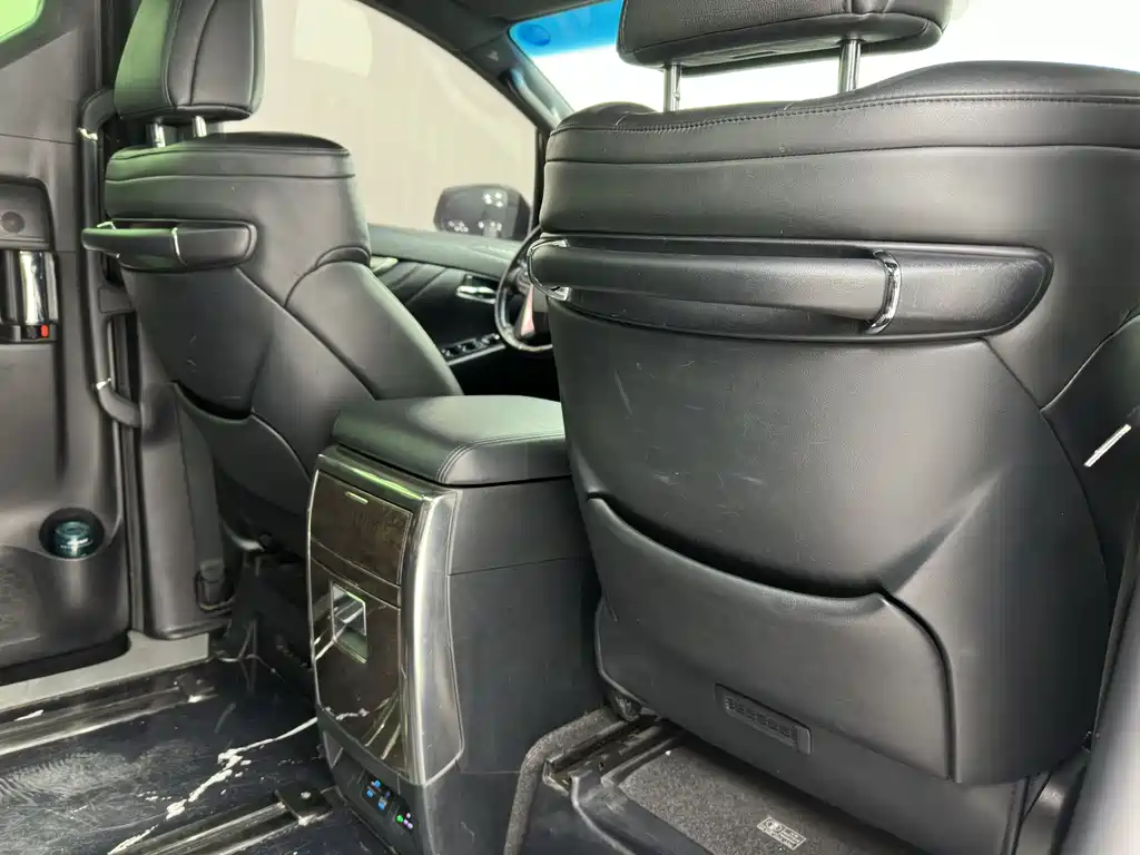 Toyota Alphard 2019 — фото 23