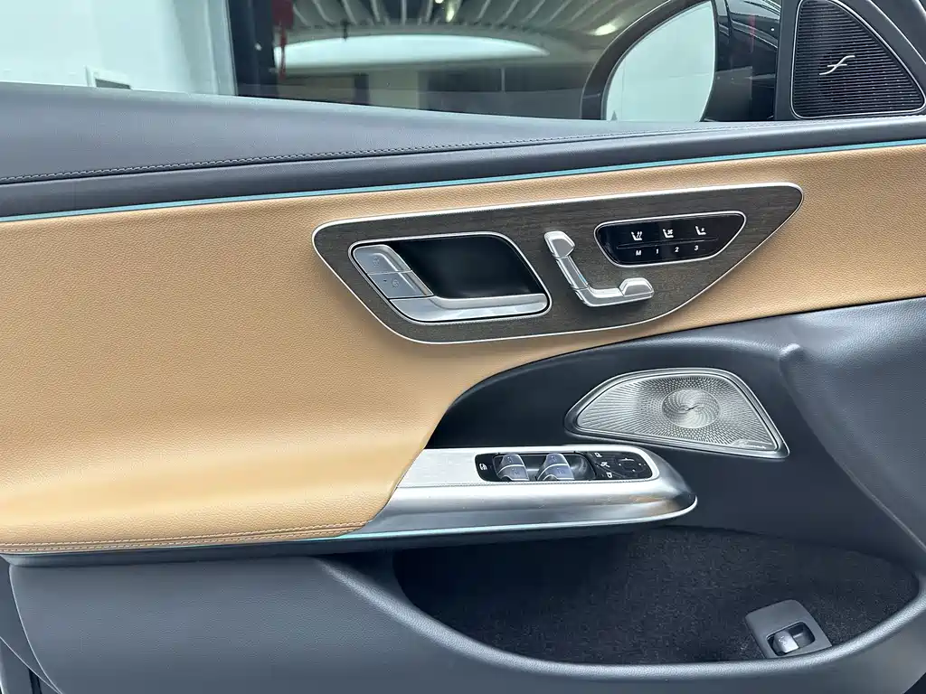 Mercedes-Benz E-Class 2025 — фото 21