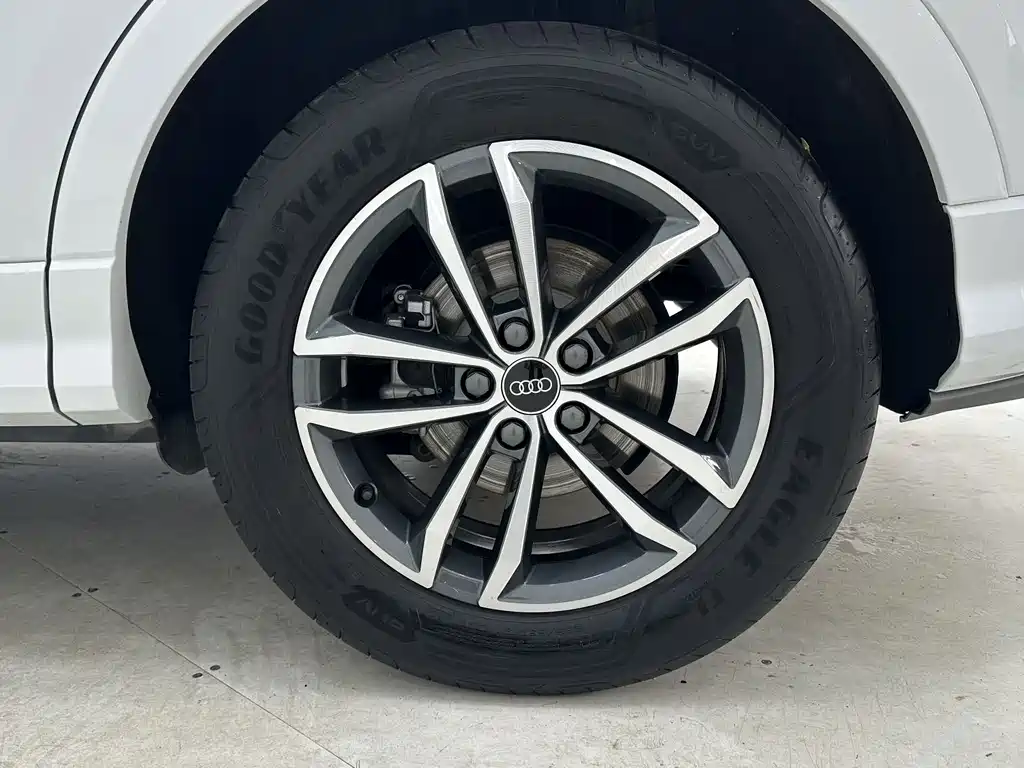 Audi Q3 2023 — фото 17