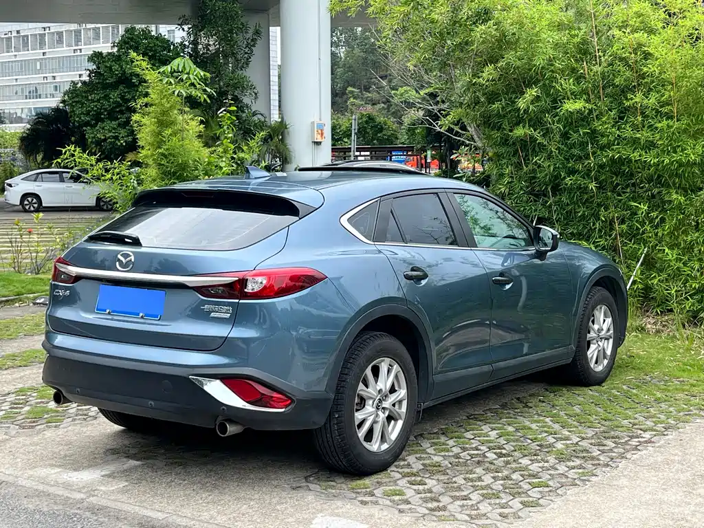 Mazda CX-4 2017 — фото 4