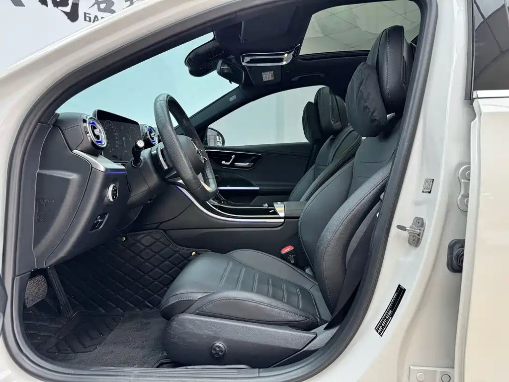 Mercedes-Benz C-Class 2024