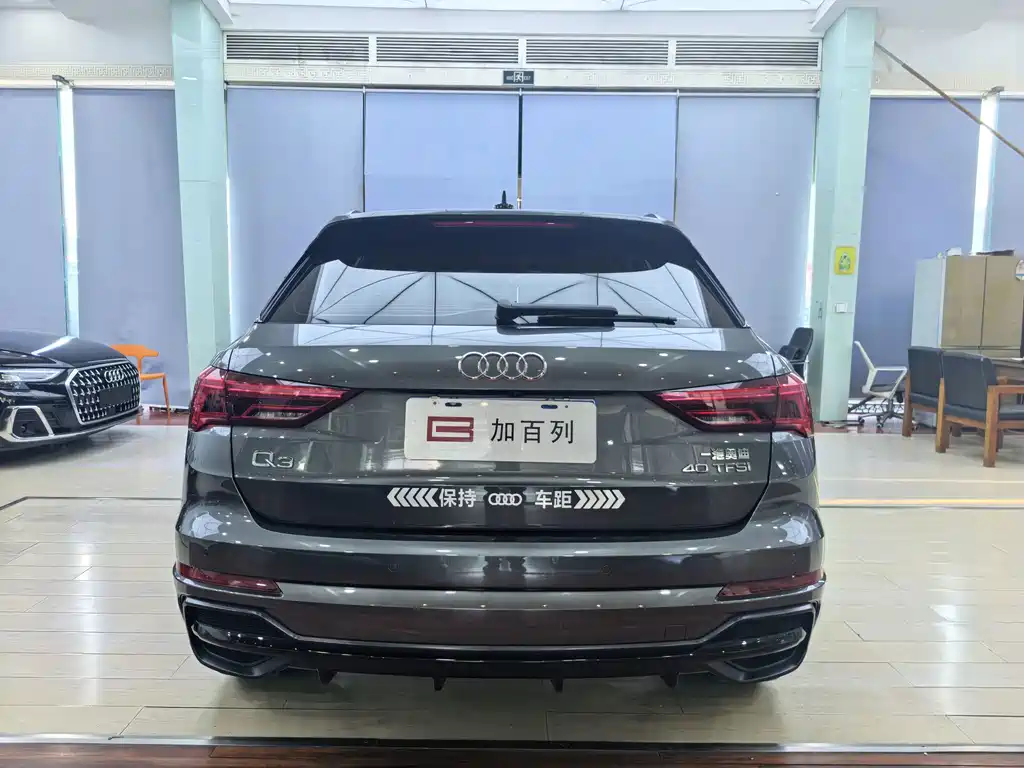 Audi Q3 2021 — фото 15