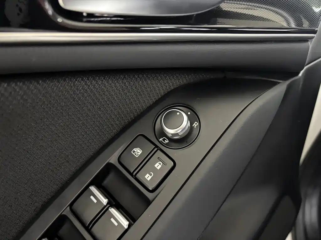 Mazda CX-4 2023 — фото 15