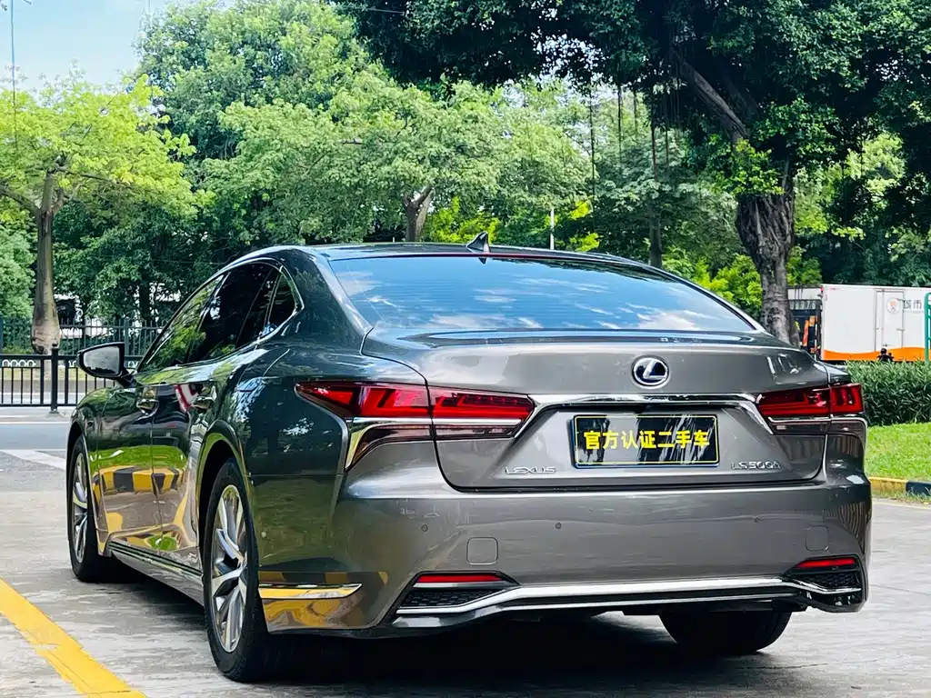Lexus LS 2020 — фото 6