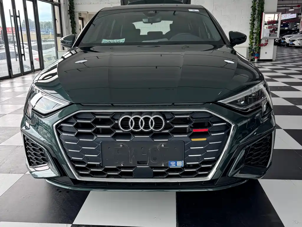 Audi A3 2023 — фото 2