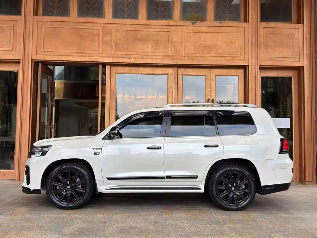 Toyota Land Cruiser 2018 — фото 6