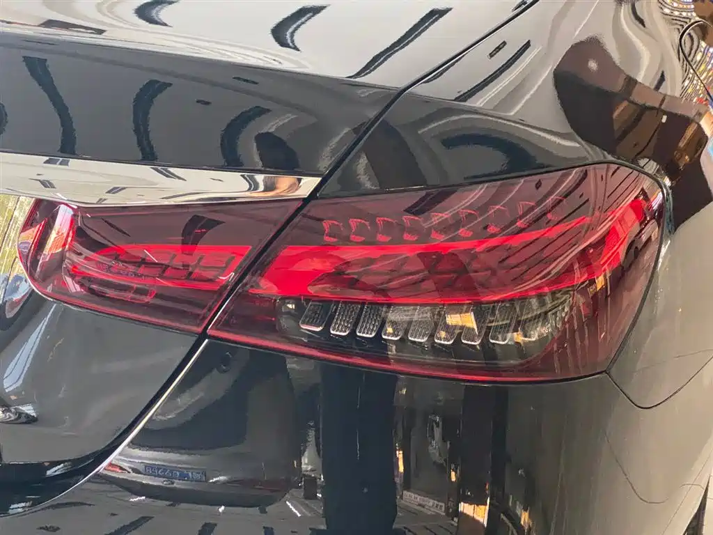 Mercedes-Benz E-Class 2023 — фото 18