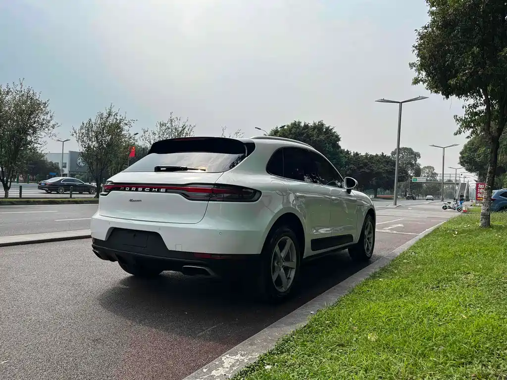 Porsche Macan 2018 — фото 9