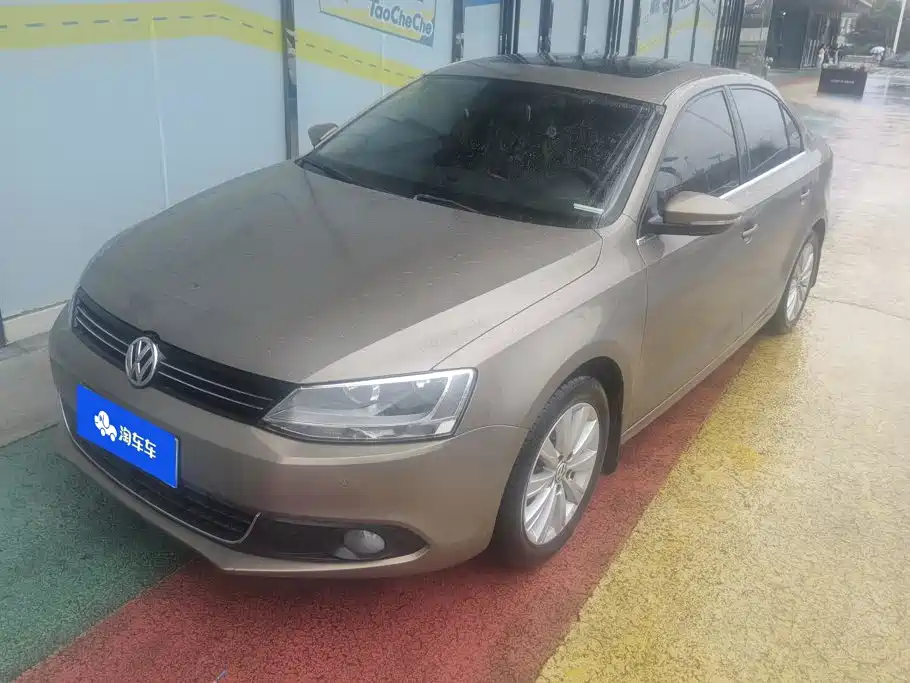 Volkswagen Sagitar 2014