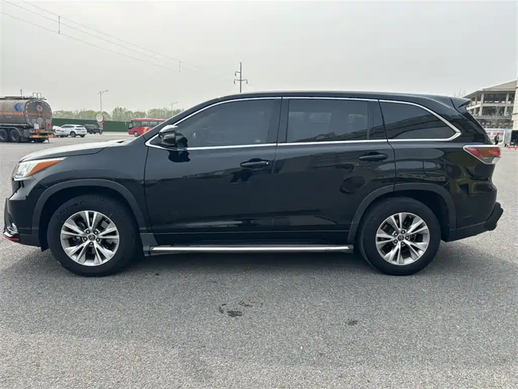 Toyota Highlander 2016 — фото 10
