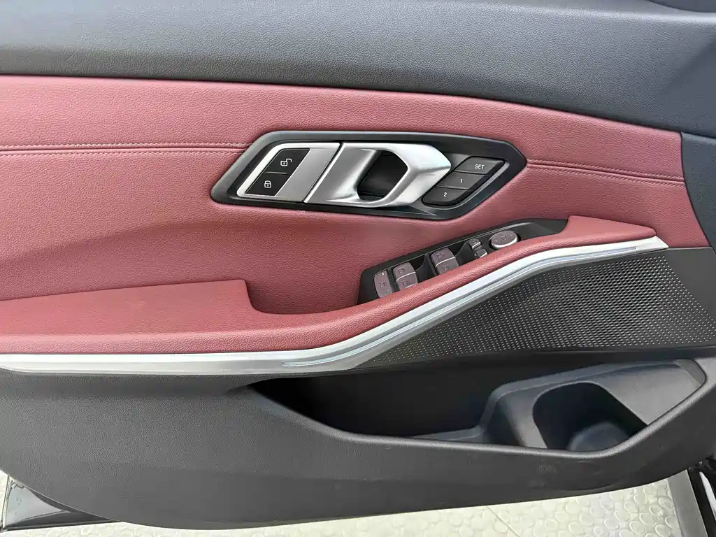 BMW 3 Series 2023 — фото 10