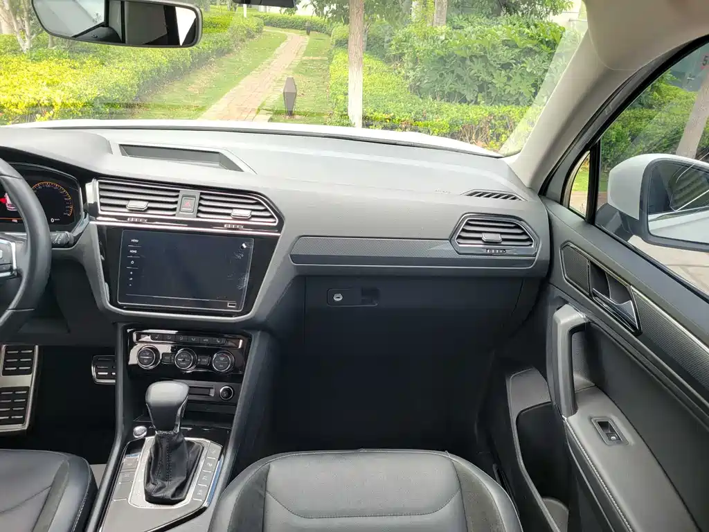 Volkswagen Tiguan L 2021 — фото 13