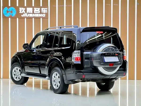 Mitsubishi Pajero 2017