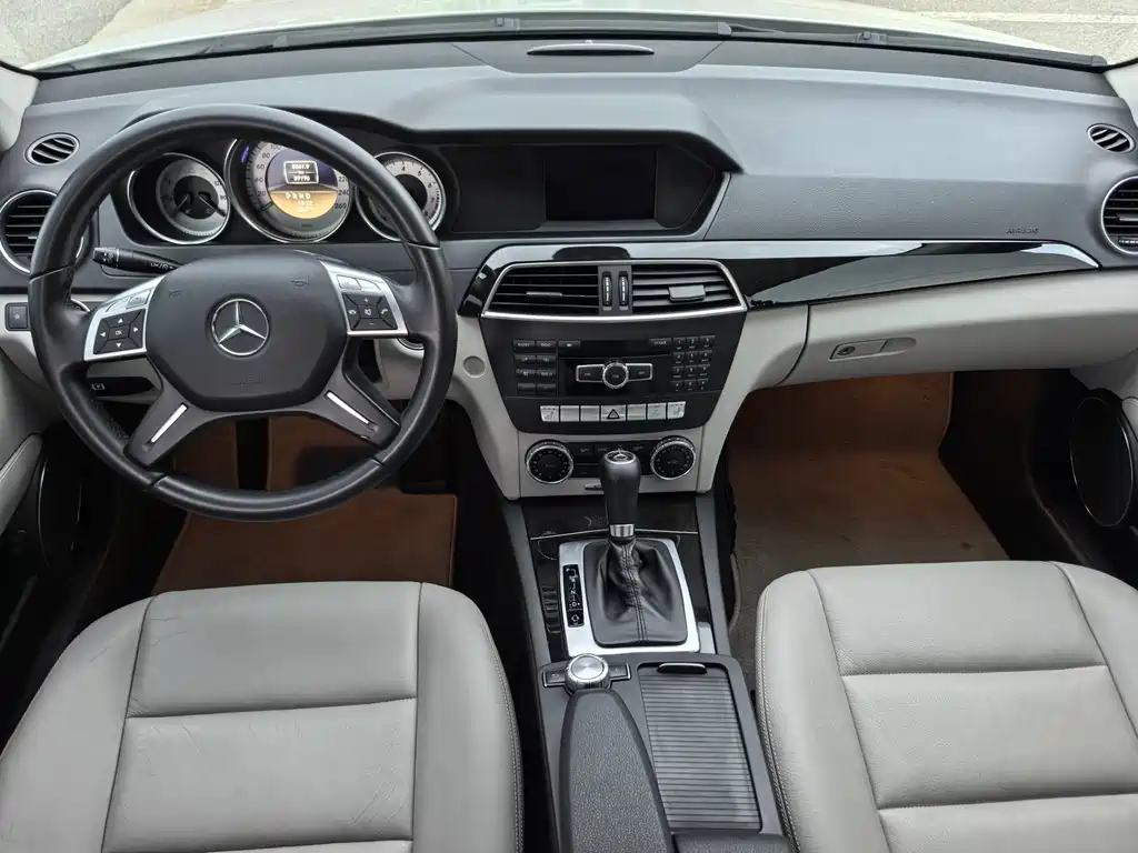 Mercedes-Benz C-Class 2012 — фото 11