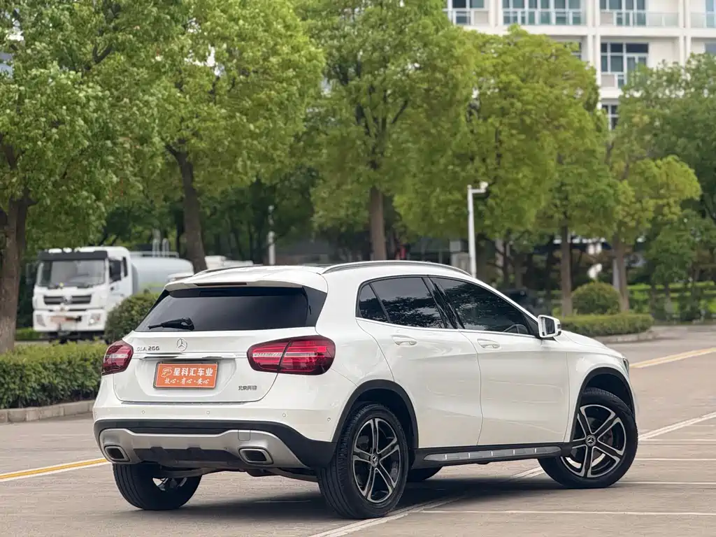 Mercedes-Benz GLA 2018 — фото 10