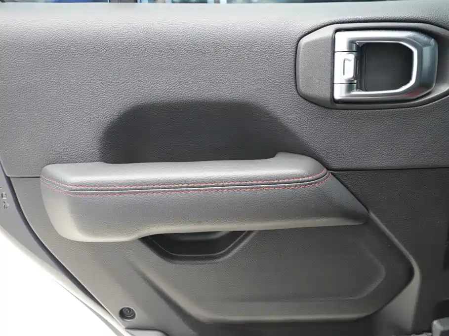 Jeep Wrangler 2023 — фото 12