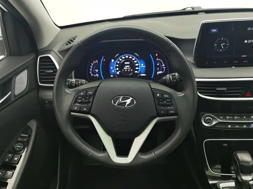 Hyundai Tucson 2021 — фото 11