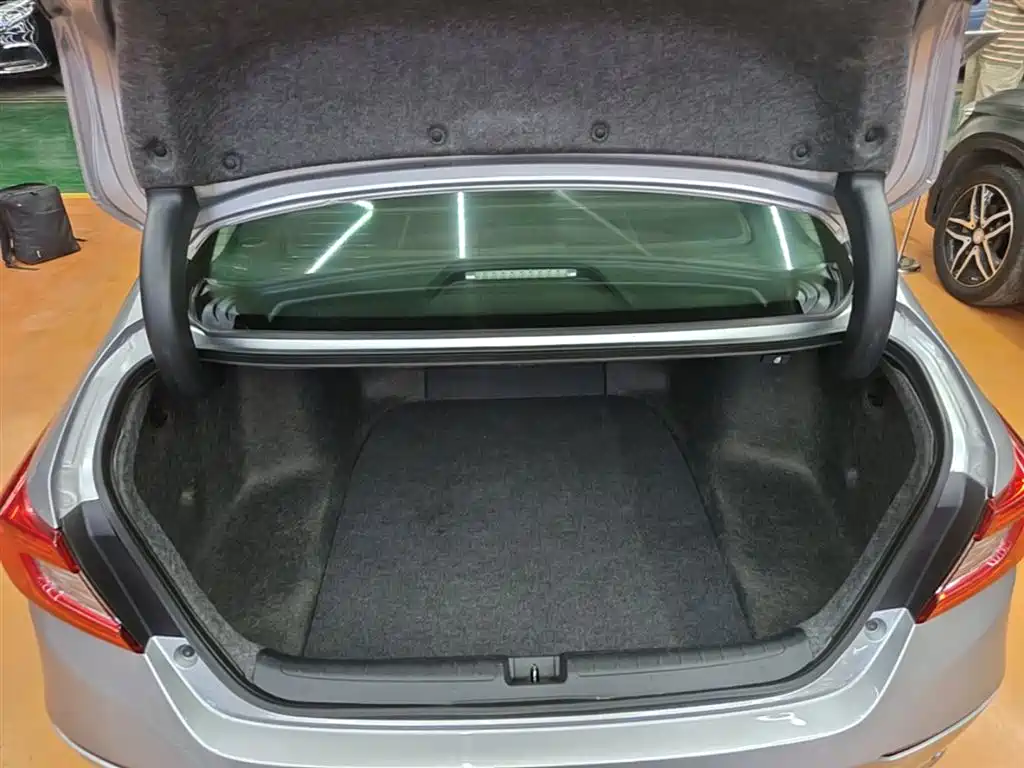 Honda Accord 2019 — фото 19
