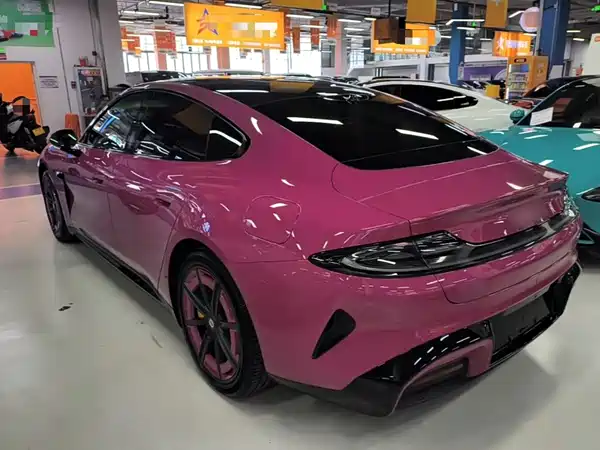 Xiaomi SU7 2025