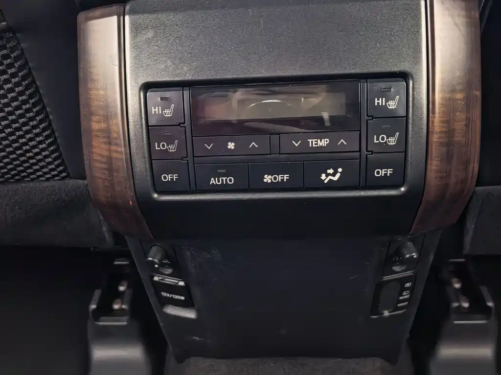 Toyota Prado 2017 — фото 16