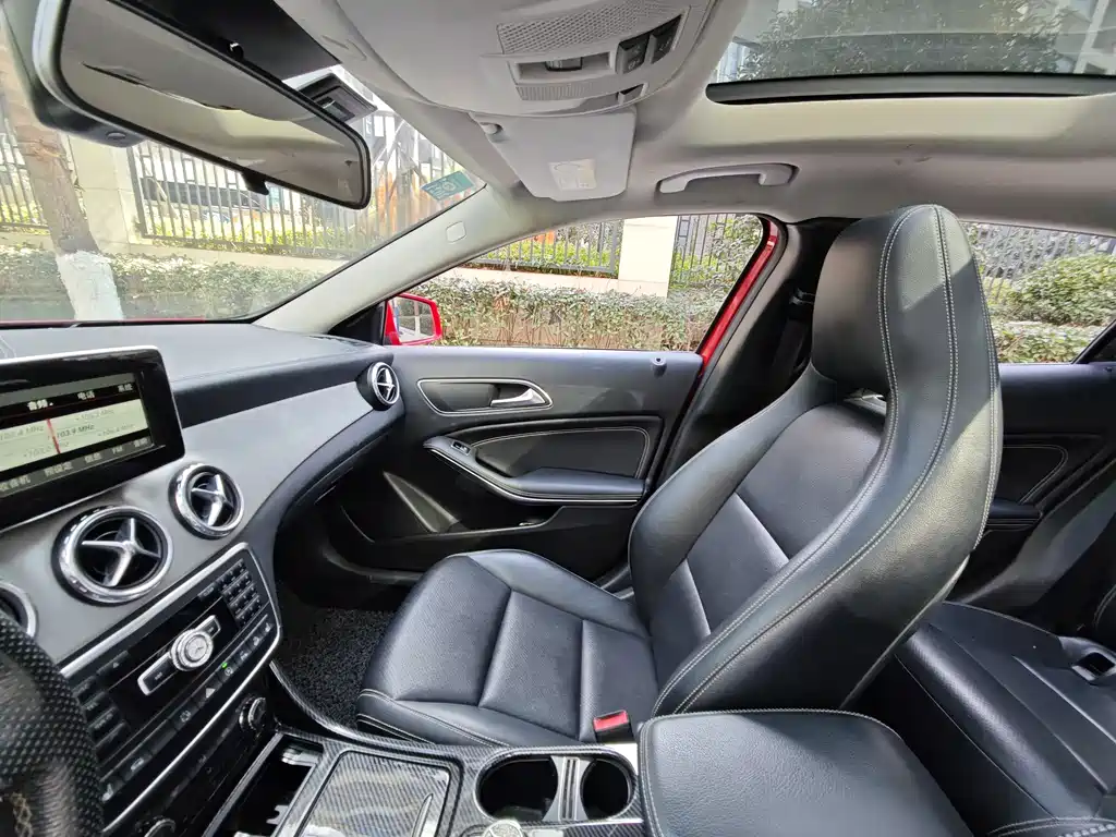Mercedes-Benz GLA 2015 — фото 10