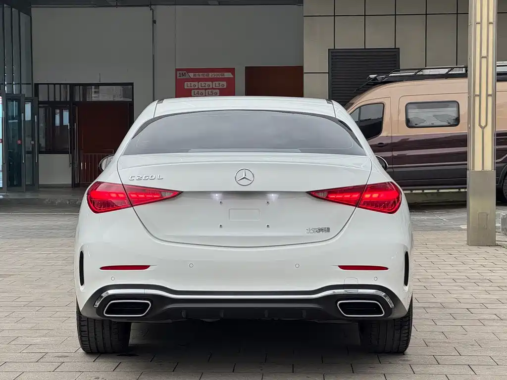 Mercedes-Benz C-Class 2023 — фото 7