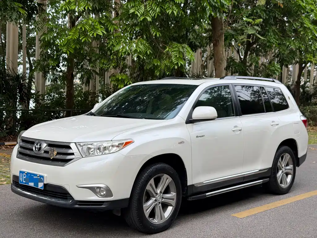 Toyota Highlander 2014 — фото 1