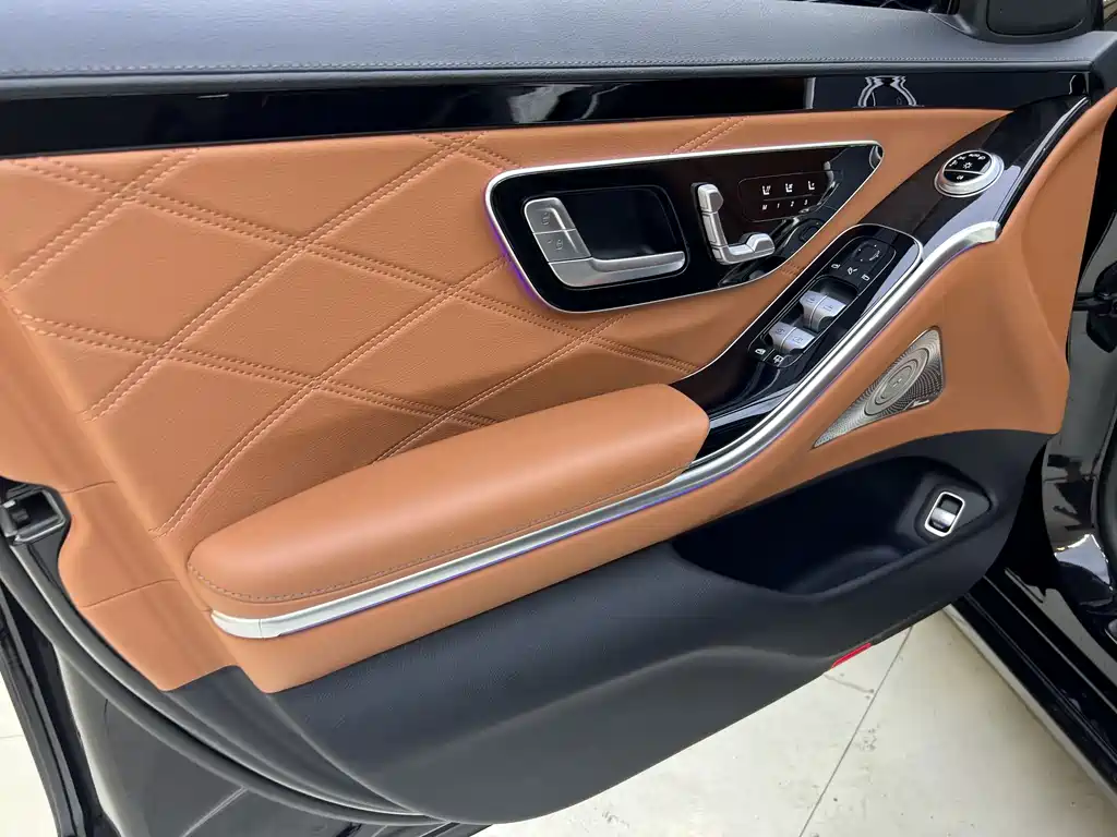 Mercedes-Benz S-Class 2024