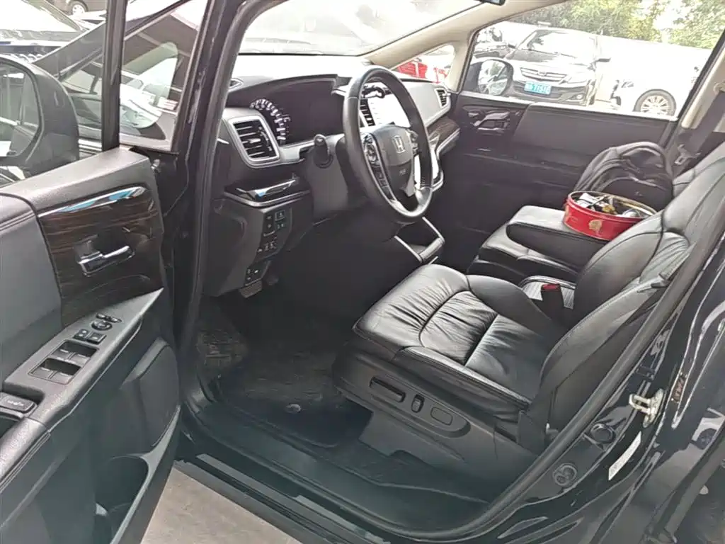 Honda Odyssey 2019 — фото 16