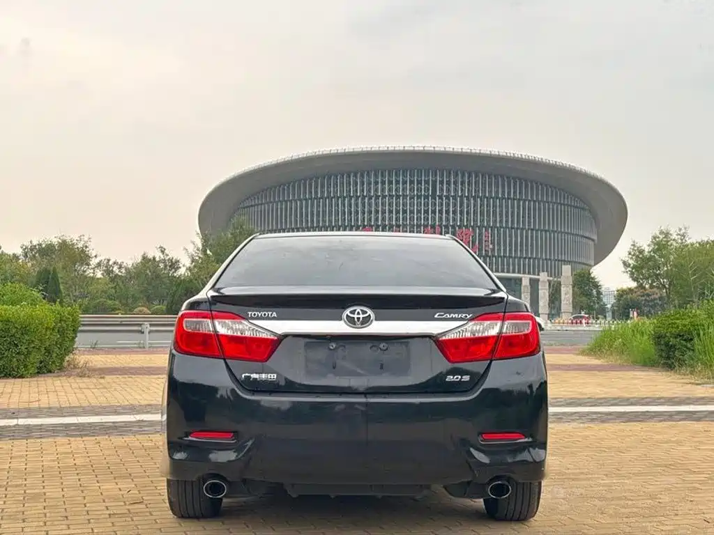 Toyota Camry 2012 — фото 5