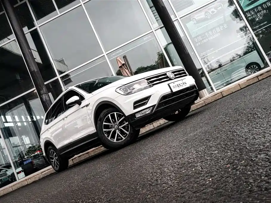 Volkswagen Tiguan L 2017 — фото 4