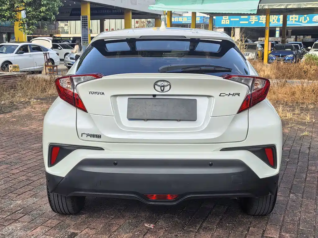 Toyota C-HR 2018 — фото 5