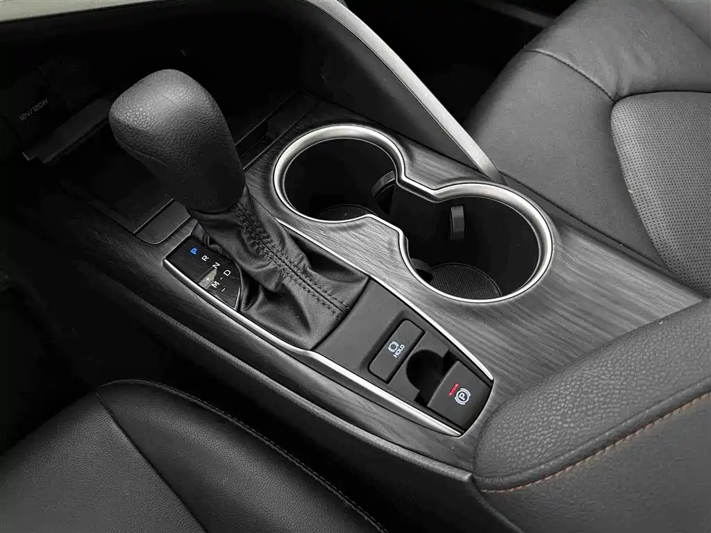 Toyota Camry 2024 — фото 13