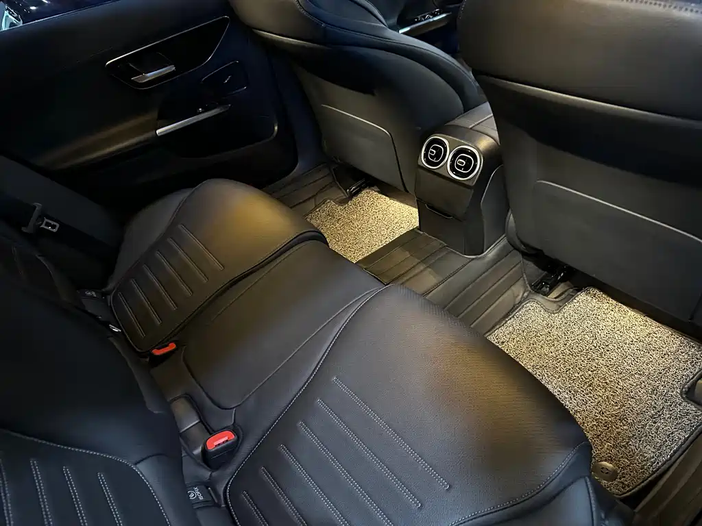 Mercedes-Benz C-Class 2022 — фото 10