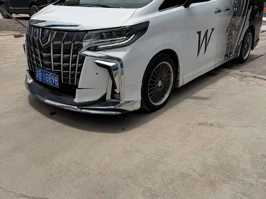 Toyota Alphard 2015 — фото 1