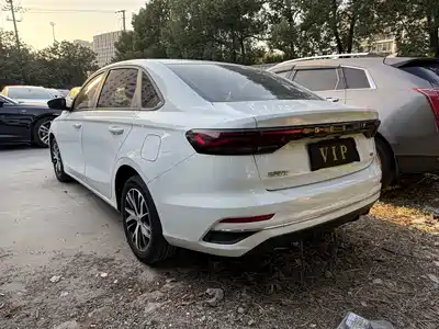 Geely Emgrand 2021