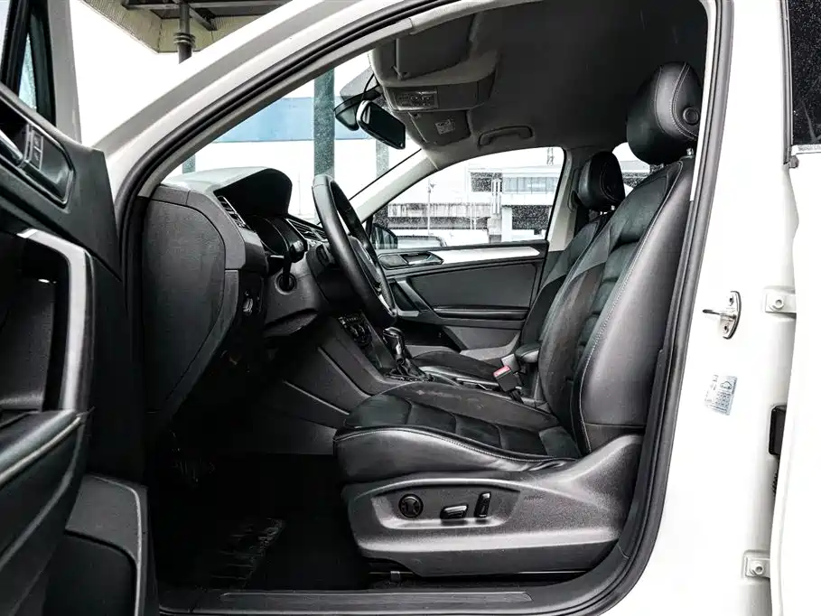 Volkswagen Tiguan L 2017 — фото 8