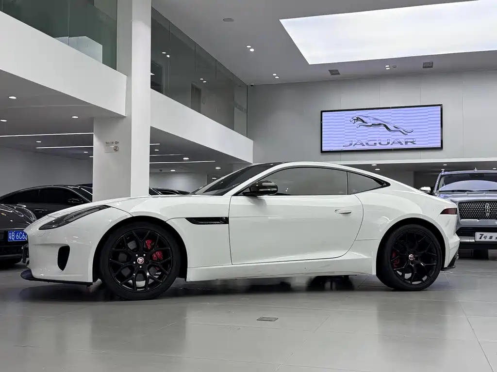 Jaguar F-TYPE 2018 — фото 6