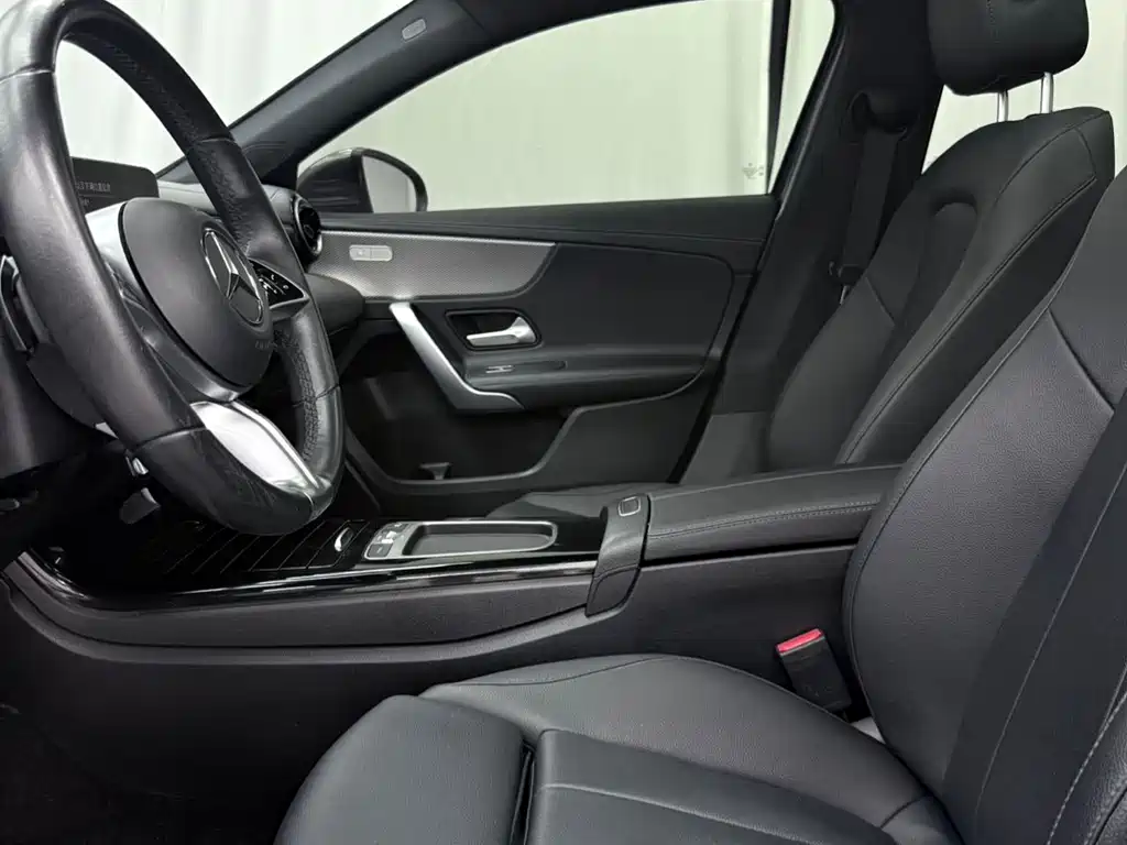 Mercedes-Benz A-Class 2023 — фото 10