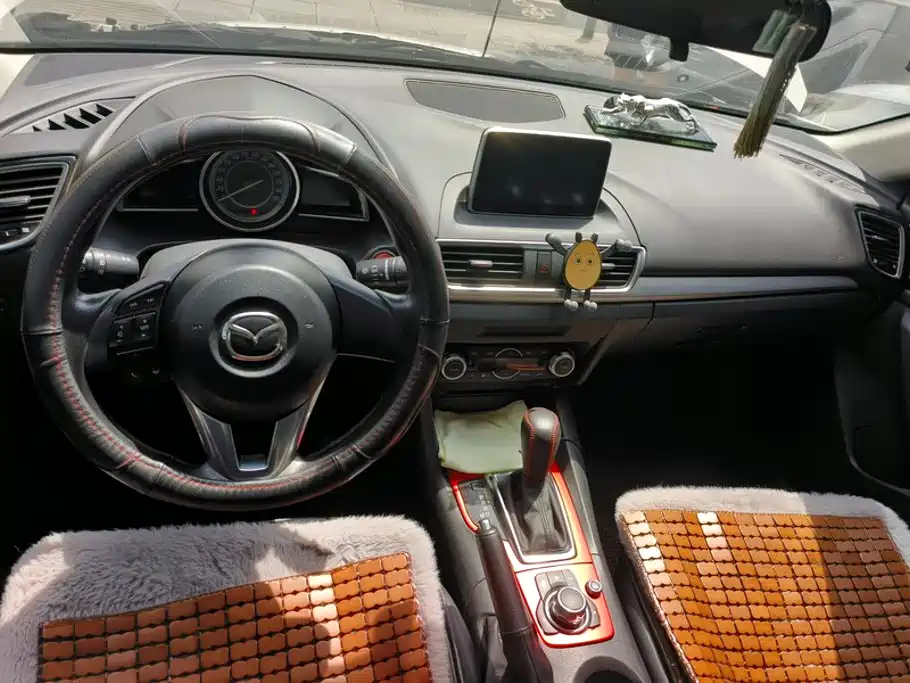 Mazda 3 Axela 2015 — фото 12